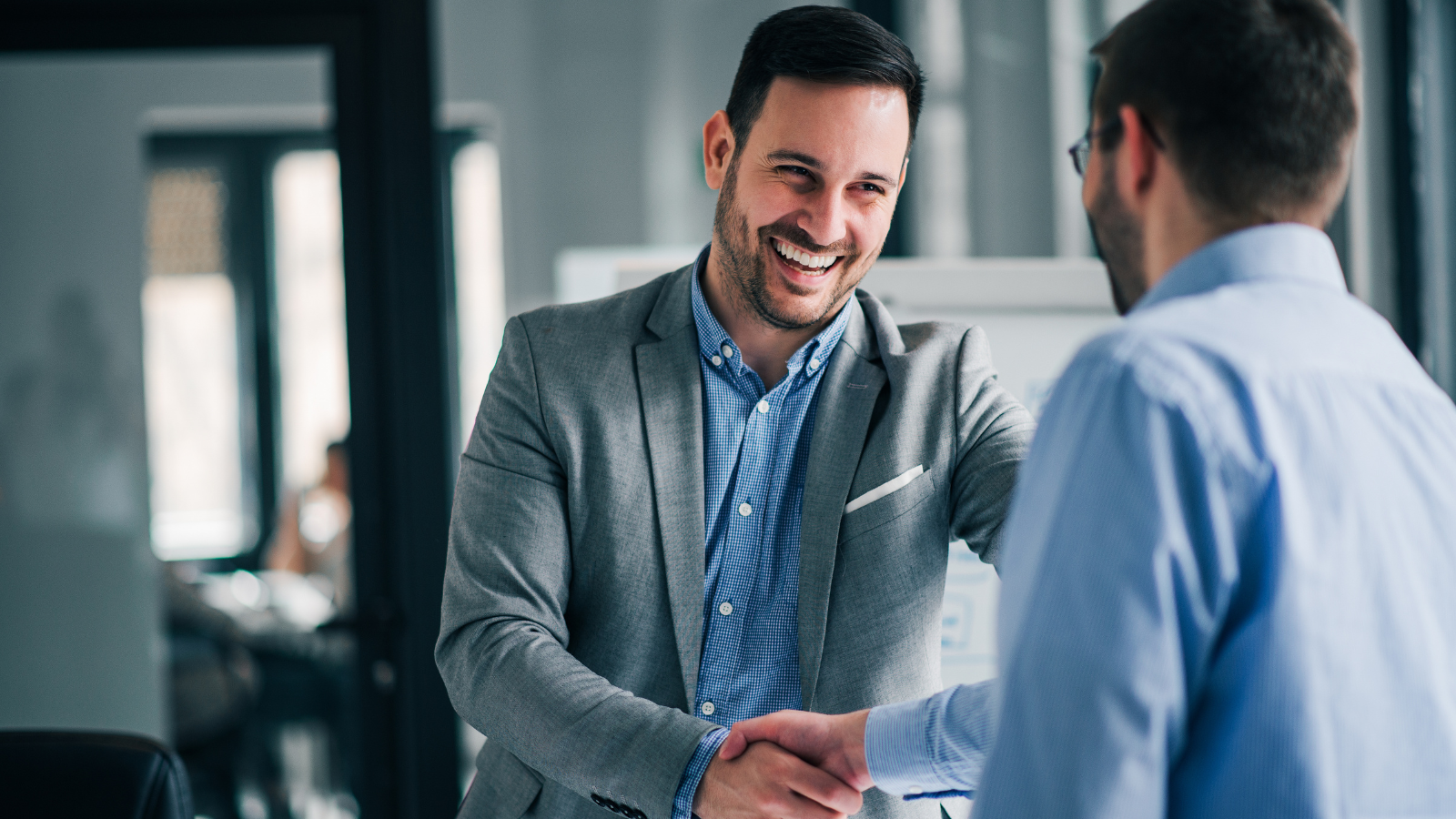 Best 4 Branded Employee Gift Kits for Onboarding, Recognition & More in UAE