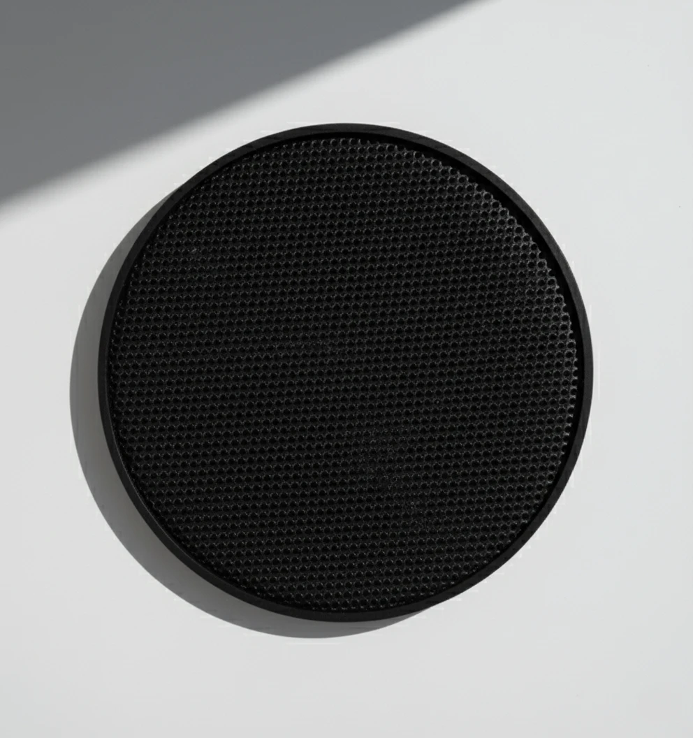 Aluminum alloy and bamboo speaker