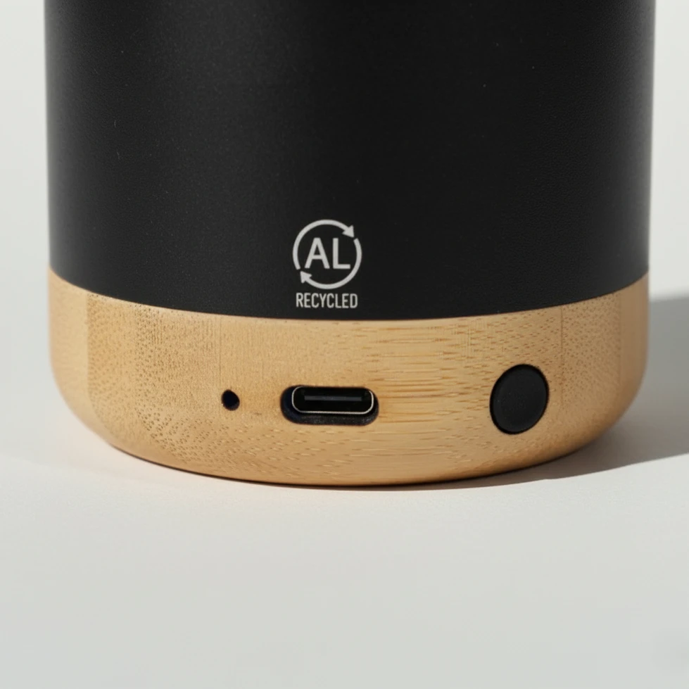 Aluminum alloy and bamboo speaker